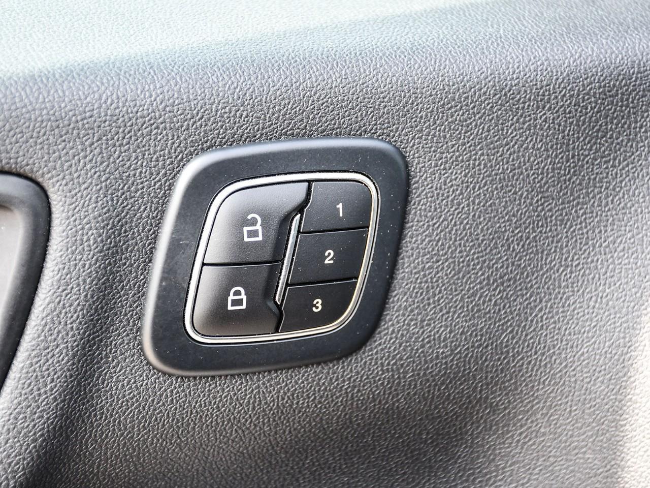 2024 Ford Escape Platinum HTD SEATS | HTD STEERING | ADAPTIVE CRUISE | REMOTE START Photo