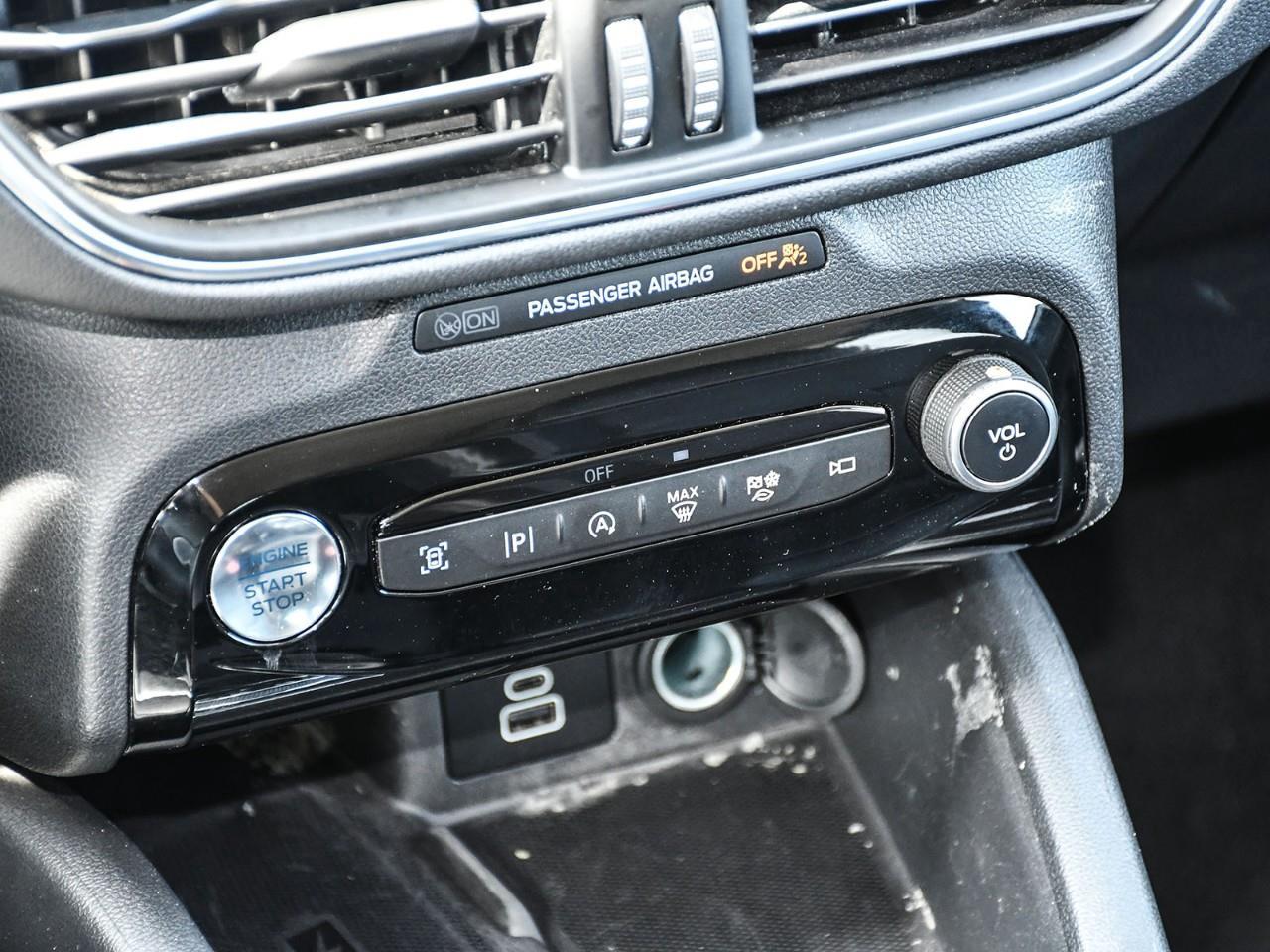 2024 Ford Escape Platinum HTD SEATS | HTD STEERING | ADAPTIVE CRUISE | REMOTE START Photo