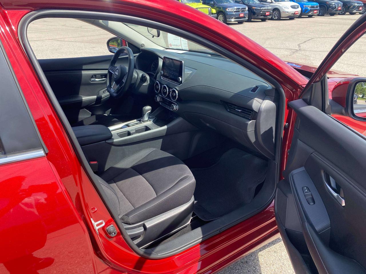 2024 Nissan Sentra SV, CLEAN CARFAX, REMOTE START, FACTORY WARRANTY! Photo
