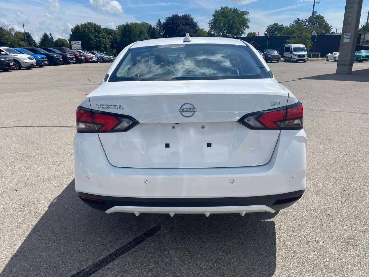 2024 Nissan Versa SV, CLEAN CARFAX, HEATED SEATS, BACK UP CAMERA! - Photo #7