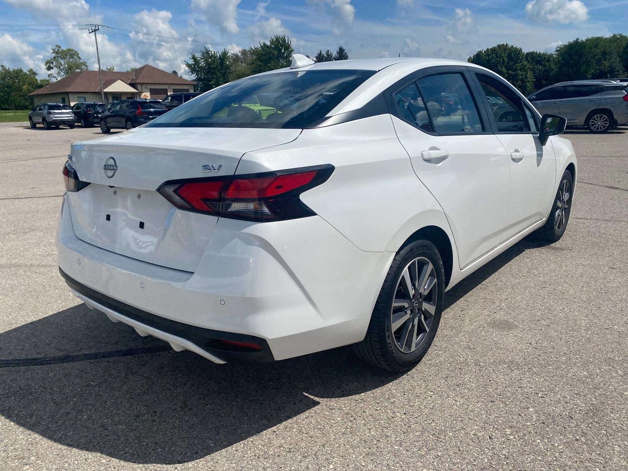 2024 Nissan Versa SV, CLEAN CARFAX, HEATED SEATS, BACK UP CAMERA! - Photo #8