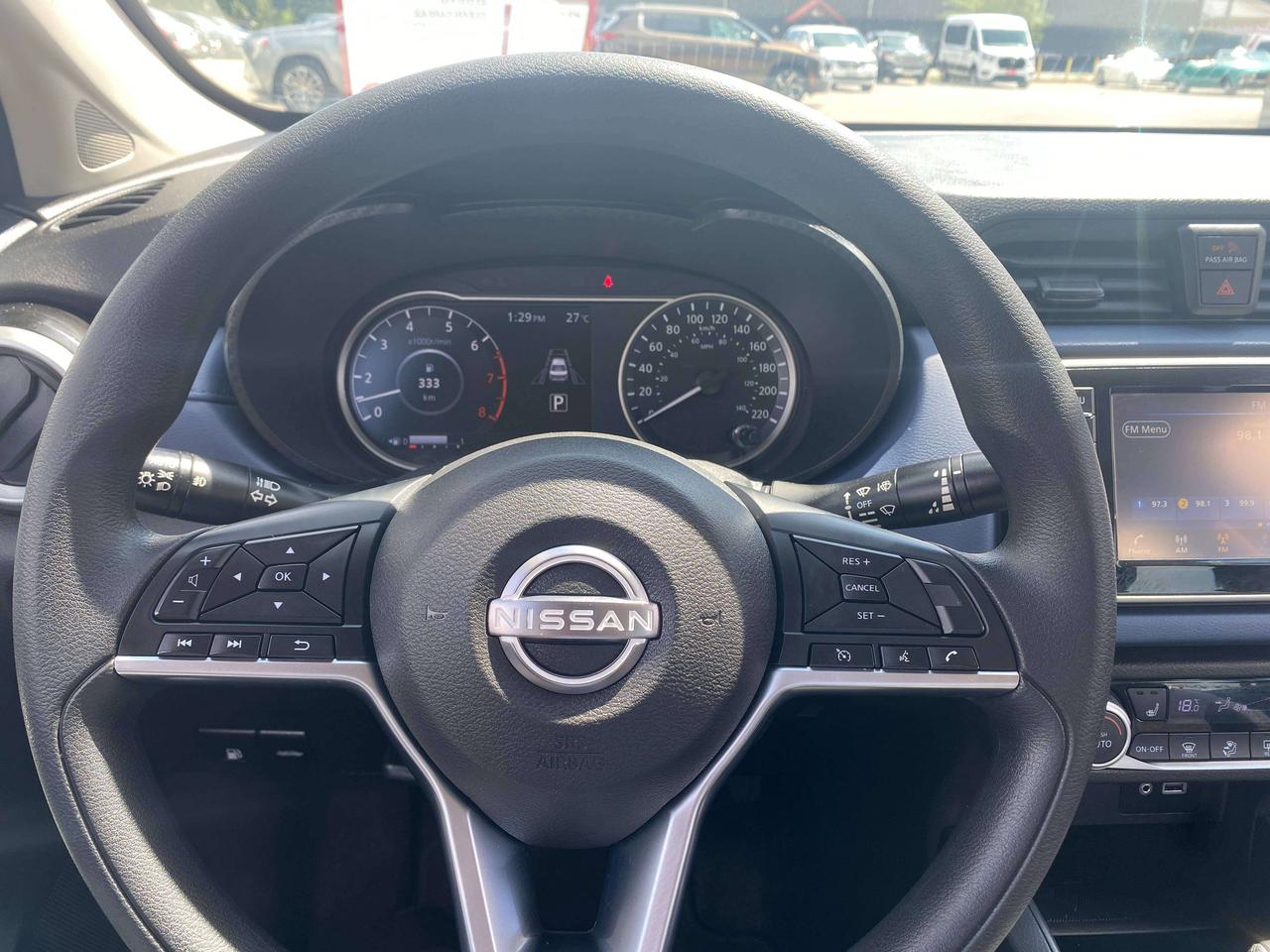 2024 Nissan Versa SV, CLEAN CARFAX, HEATED SEATS, BACK UP CAMERA! Photo