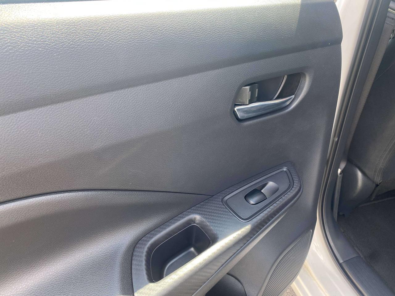 2024 Nissan Versa SV, CLEAN CARFAX, HEATED SEATS, BACK UP CAMERA! - Photo #14