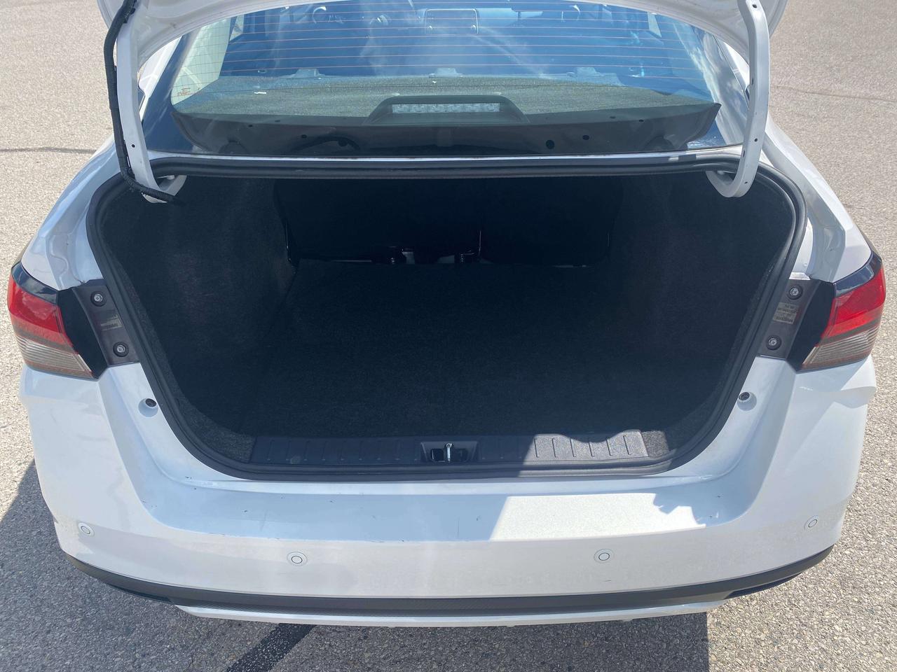 2024 Nissan Versa SV, CLEAN CARFAX, HEATED SEATS, BACK UP CAMERA! - Photo #16