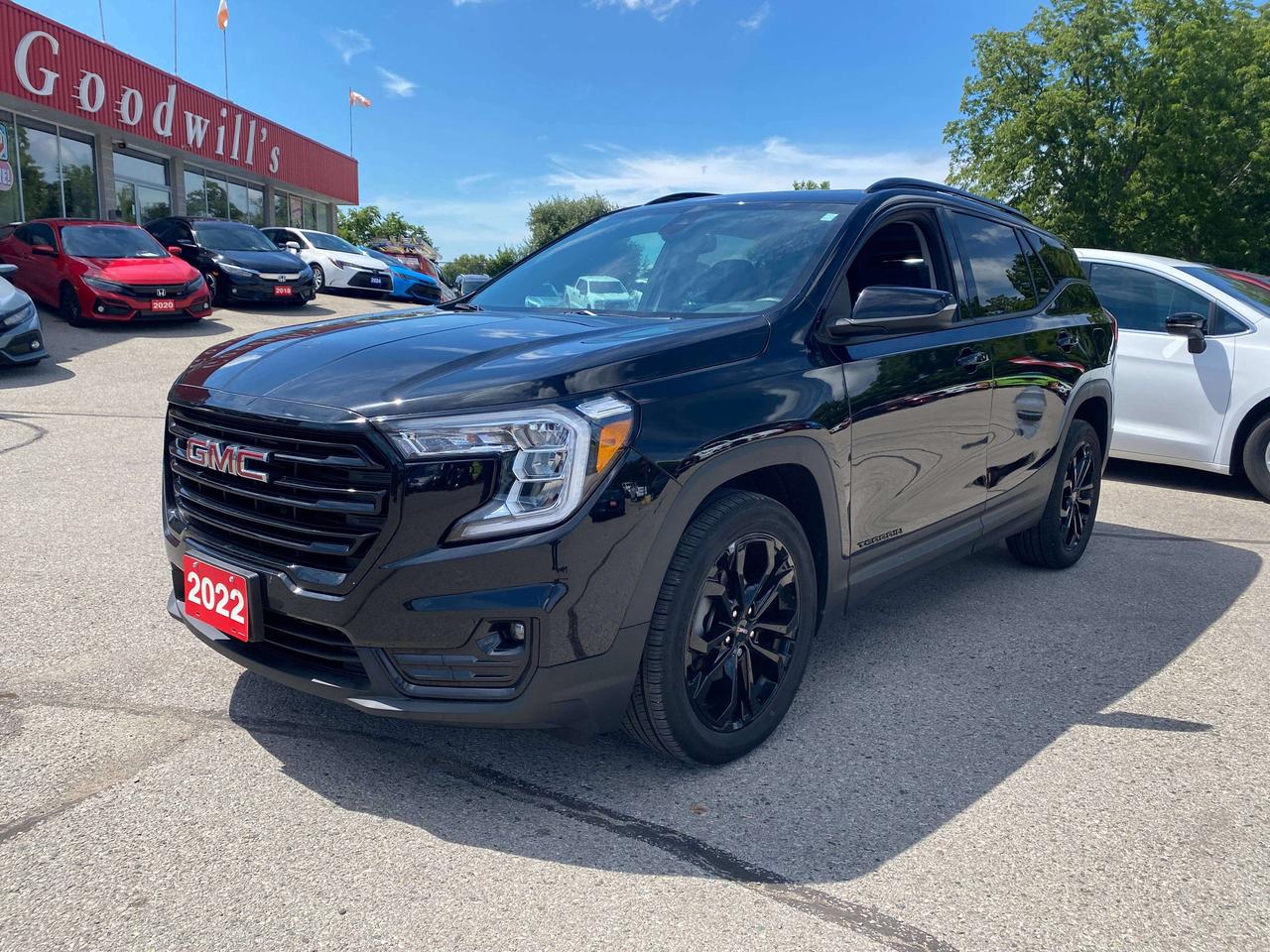 2022 GMC Terrain SLT, CLEAN CARFAX, AWD, LEATHER, REMOTE START! - Photo #4