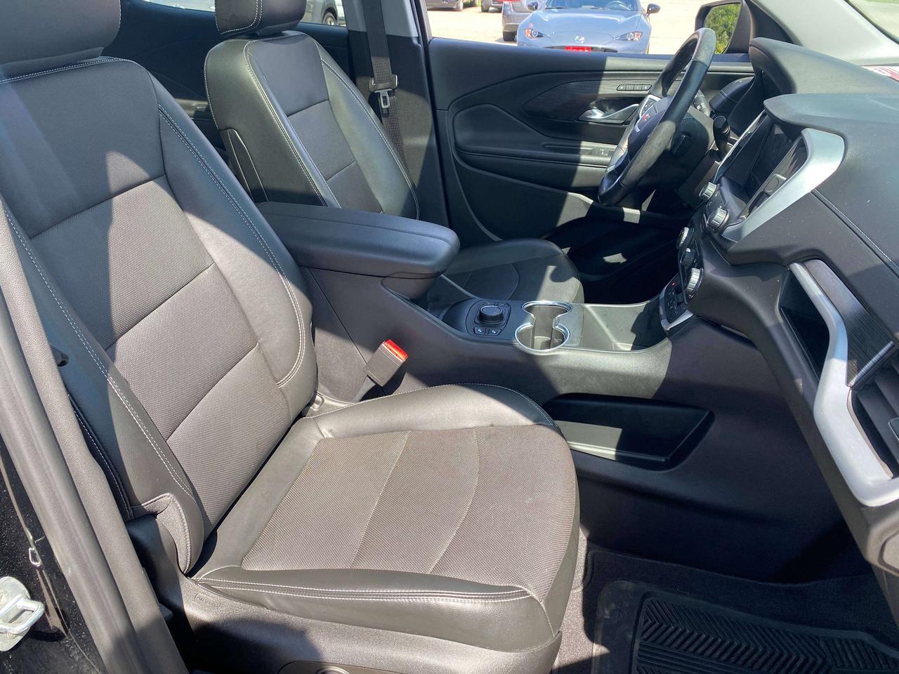 2022 GMC Terrain SLT, CLEAN CARFAX, AWD, LEATHER, REMOTE START! - Photo #29