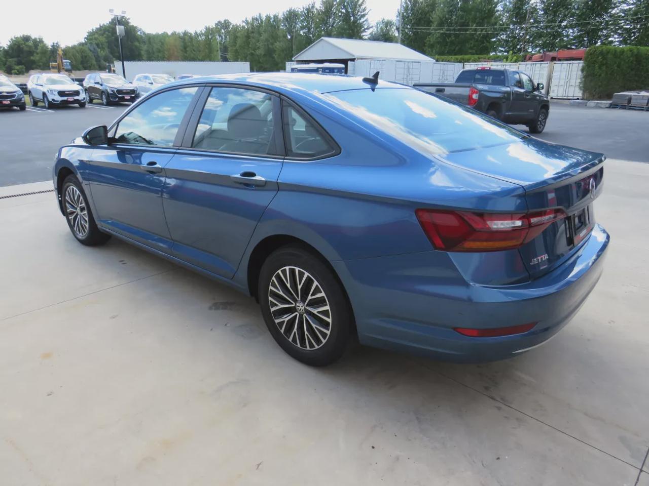 2019 Volkswagen Jetta Highline | FWD | Speed Automatic | Low Kms | Alloy Wheels | Power Sunroof | Leatherette Seats | Heated Front Seats | Dual-Zone Climate Control | Touchscreen Display | Apple CarPlay & Android Auto | Bluetooth | Back-Up Camera | Blind Spot Detection | Rear  Photo2