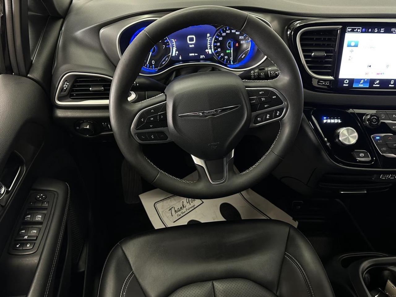 2025 Dodge Grand Caravan SXT/LEATHER/NAVI/PWR DOORS/OFF 1 OWNER LEASE! Photo
