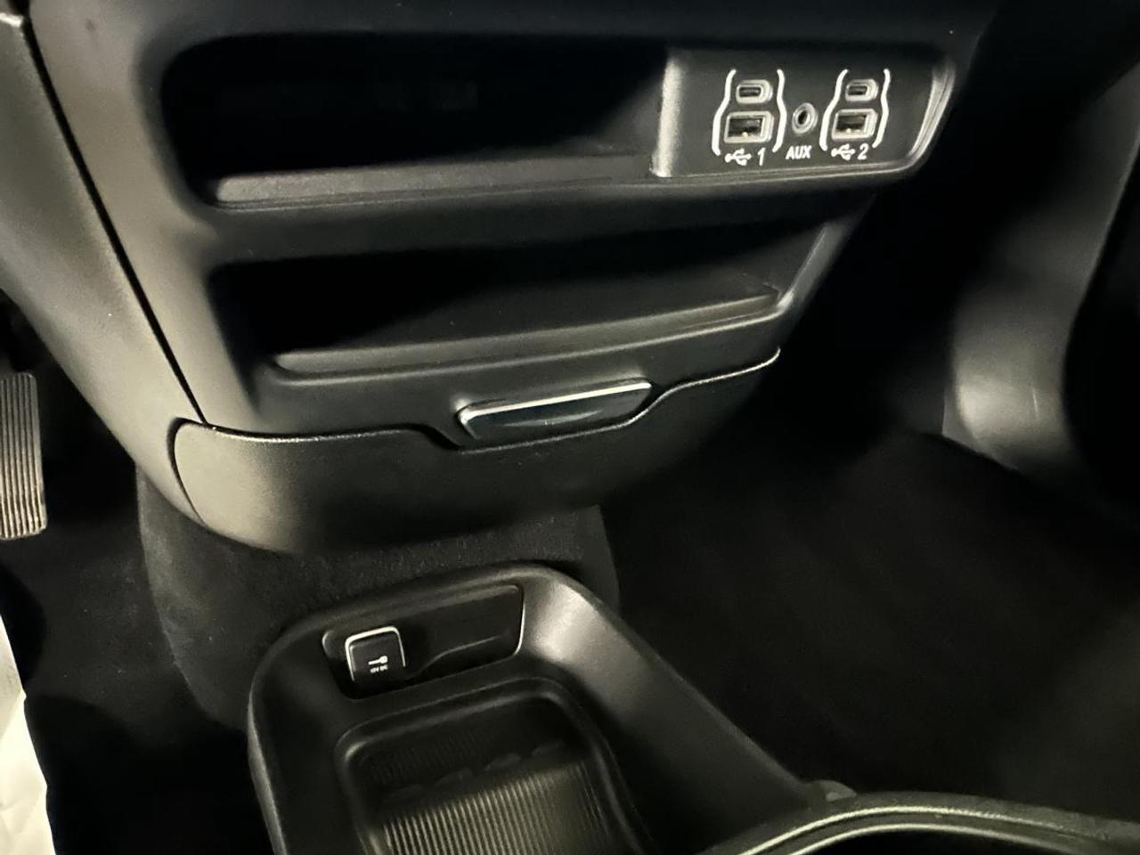 2025 Dodge Grand Caravan SXT/LEATHER/NAVI/PWR DOORS/OFF 1 OWNER LEASE! Photo