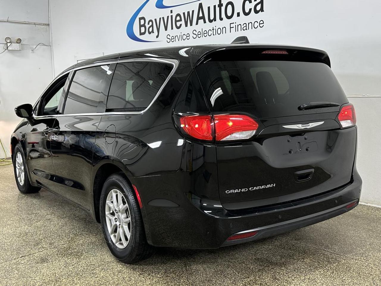 2025 Dodge Grand Caravan SXT/LEATHER/NAVI/PWR DOORS/OFF 1 OWNER LEASE! Photo4