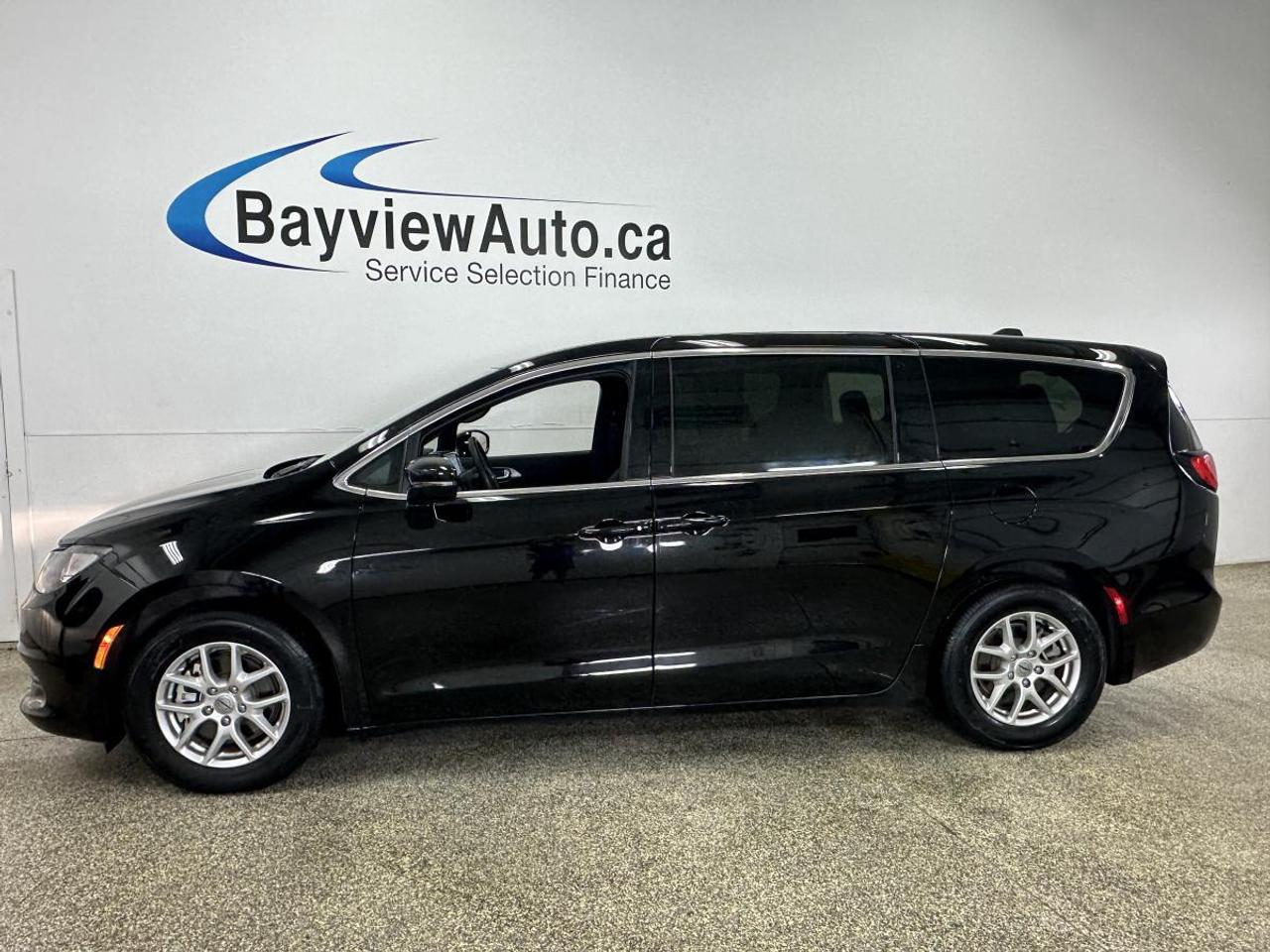 2025 Dodge Grand Caravan SXT/LEATHER/NAVI/PWR DOORS/OFF 1 OWNER LEASE! Photo
