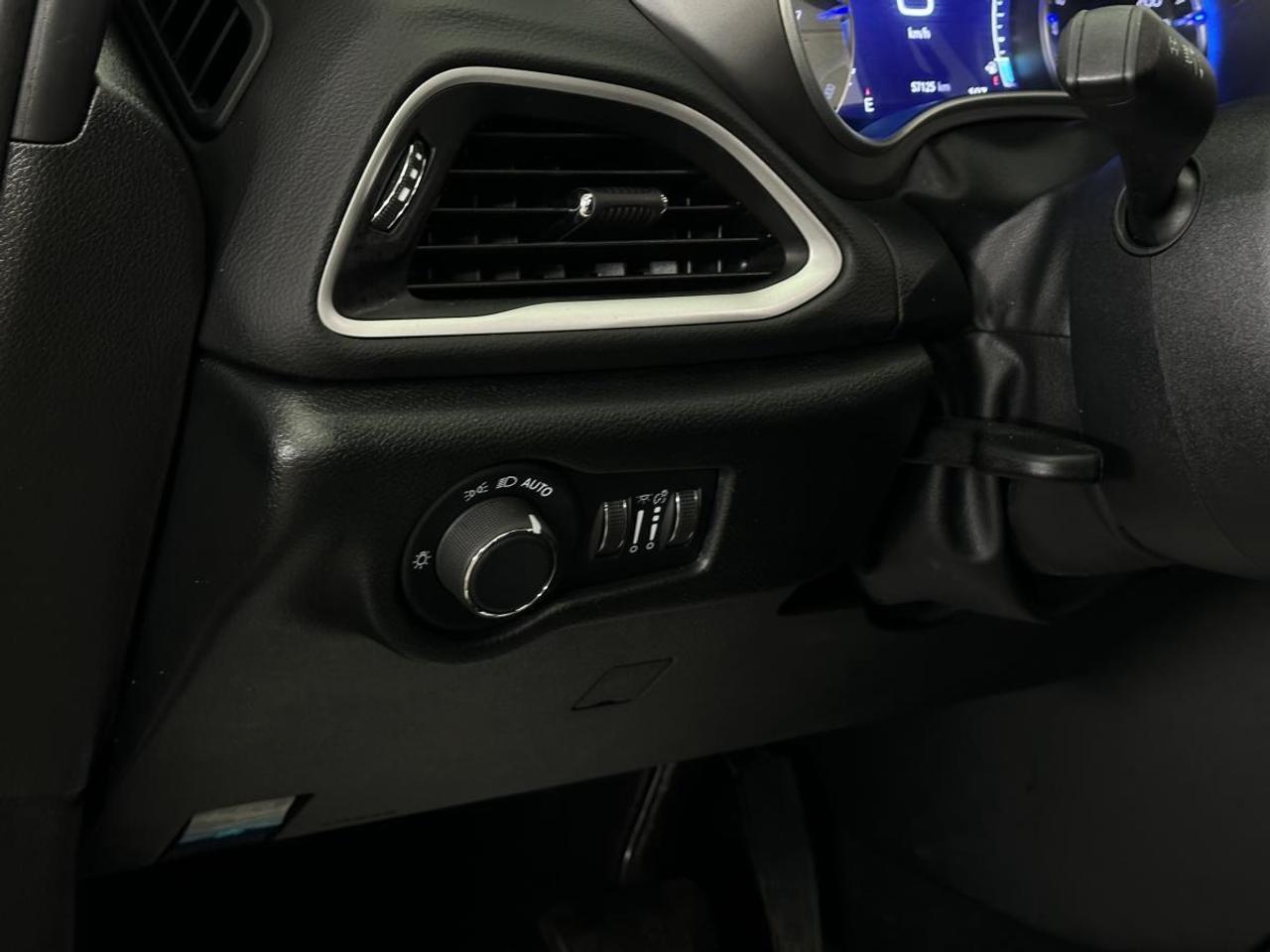 2025 Dodge Grand Caravan SXT/LEATHER/NAVI/PWR DOORS/OFF 1 OWNER LEASE! Photo