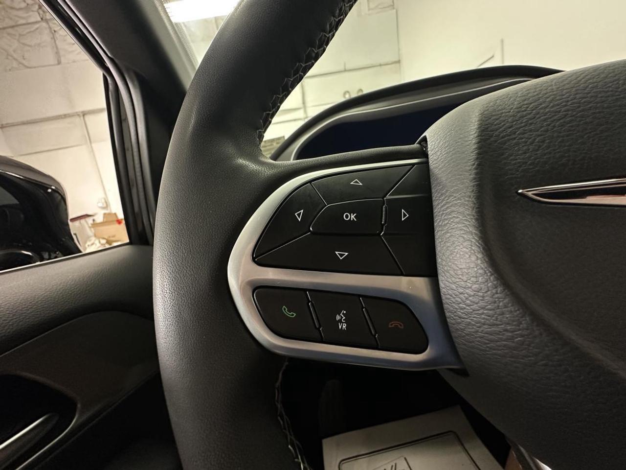 2025 Dodge Grand Caravan SXT/LEATHER/NAVI/PWR DOORS/OFF 1 OWNER LEASE! Photo