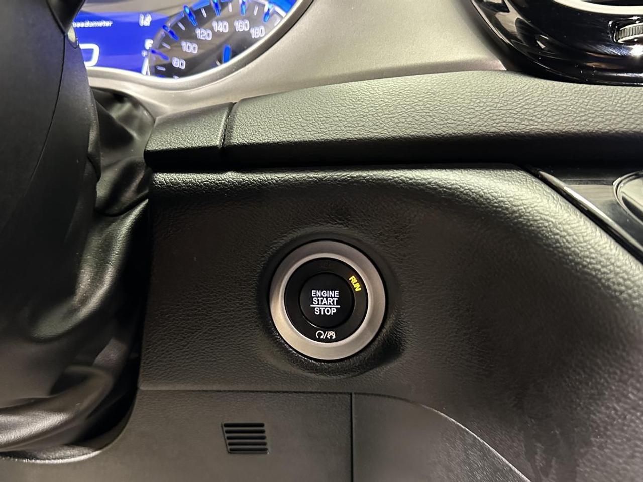 2025 Dodge Grand Caravan SXT/LEATHER/NAVI/PWR DOORS/OFF 1 OWNER LEASE! Photo