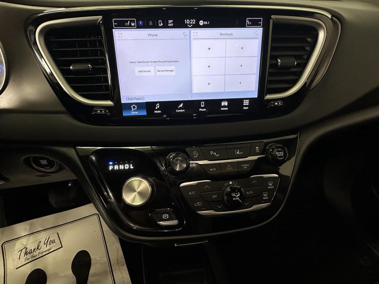 2025 Dodge Grand Caravan SXT/LEATHER/NAVI/PWR DOORS/OFF 1 OWNER LEASE! Photo