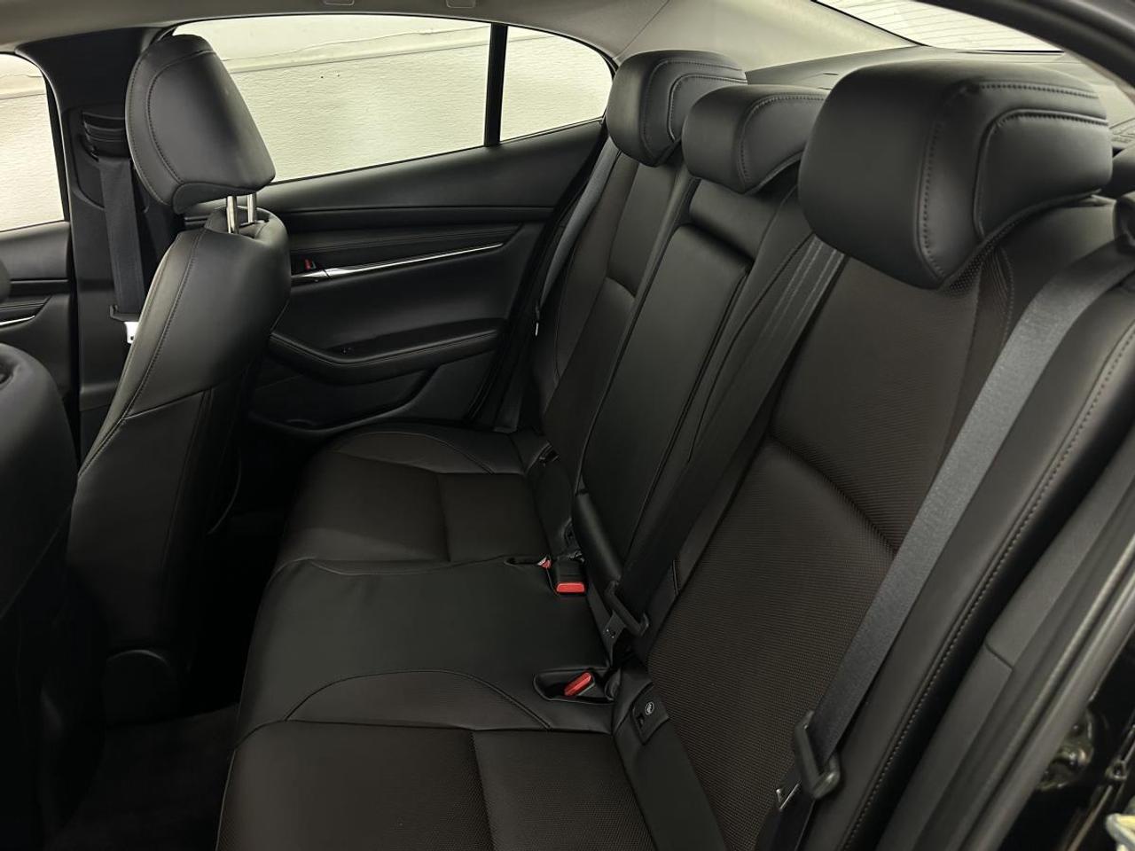 2025 Mazda MAZDA3 GT/AUTO/LEATHER/ROOF/NAVI/BLACK ON BLACK! Photo