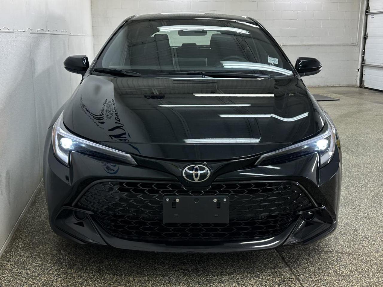2025 Toyota Corolla Hatchback SE/AUTO/AC/POWER GROUP/BLACK! Photo1