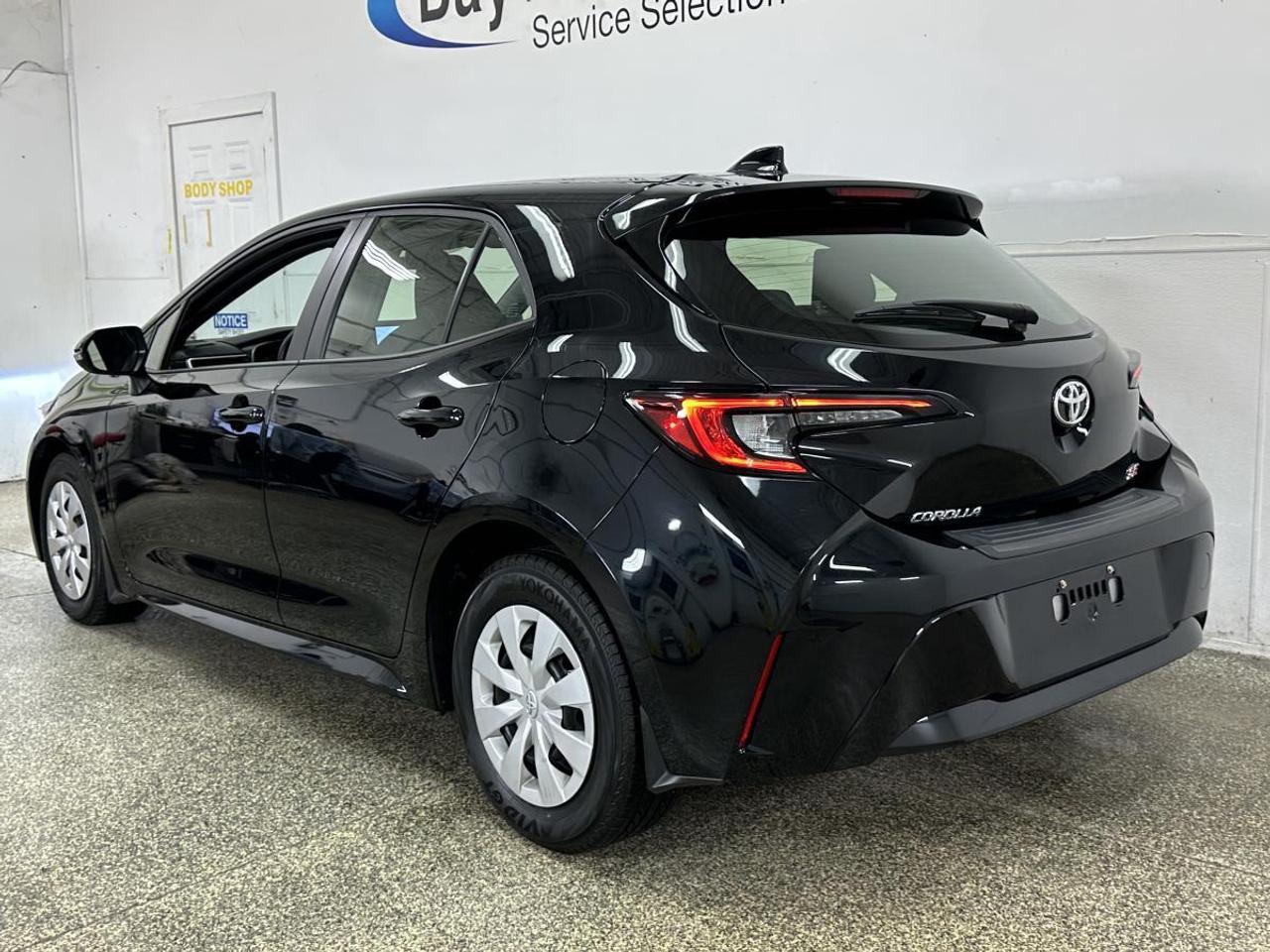 2025 Toyota Corolla Hatchback SE/AUTO/AC/POWER GROUP/BLACK! Photo4
