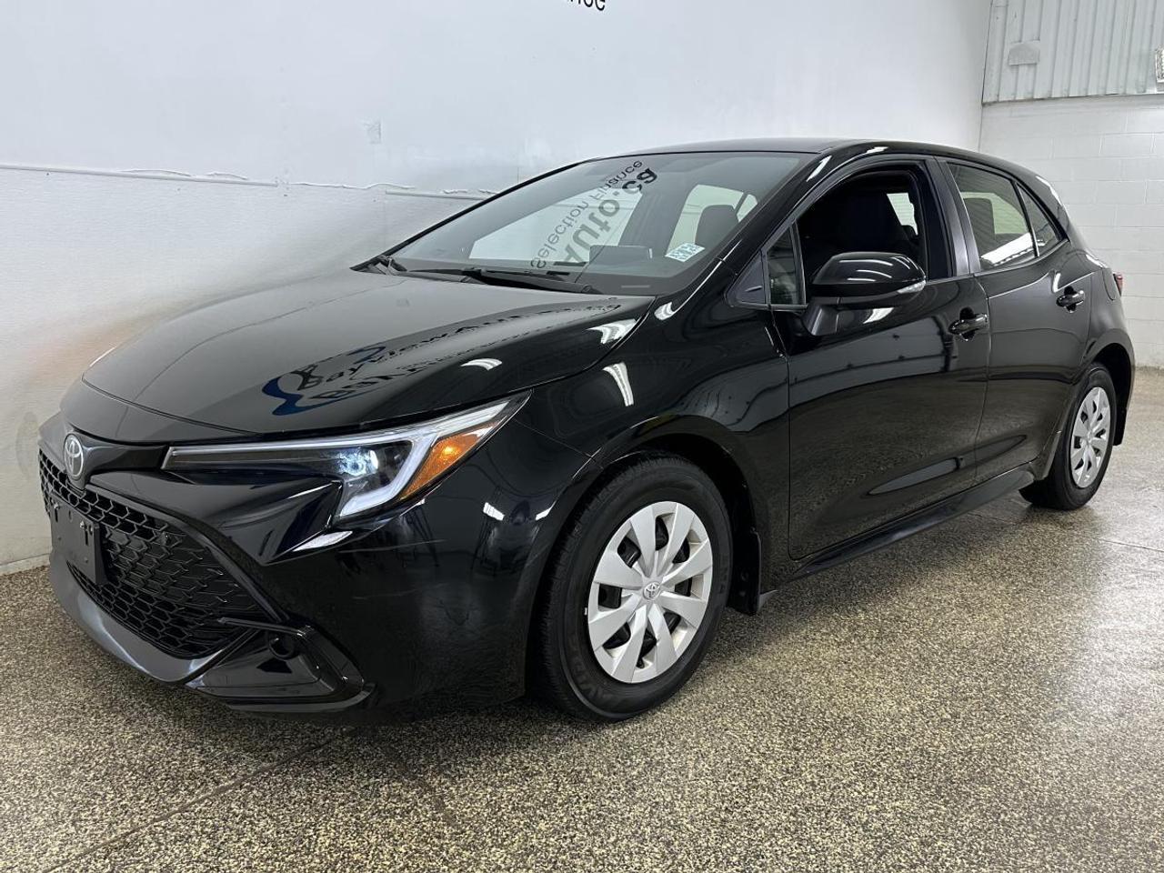 2025 Toyota Corolla Hatchback SE/AUTO/AC/POWER GROUP/BLACK! Photo2