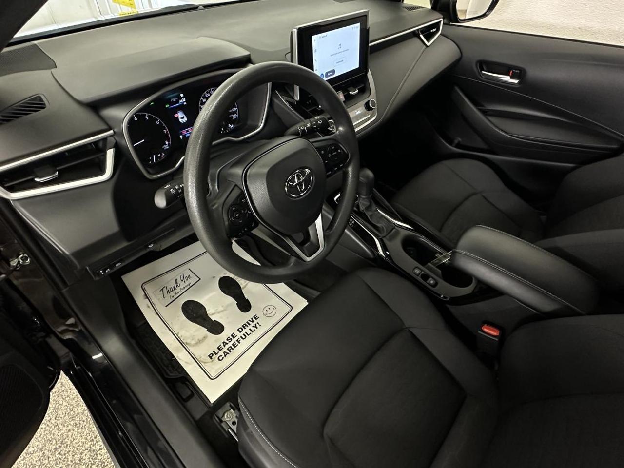 2025 Toyota Corolla Hatchback SE/AUTO/AC/POWER GROUP/BLACK! Photo