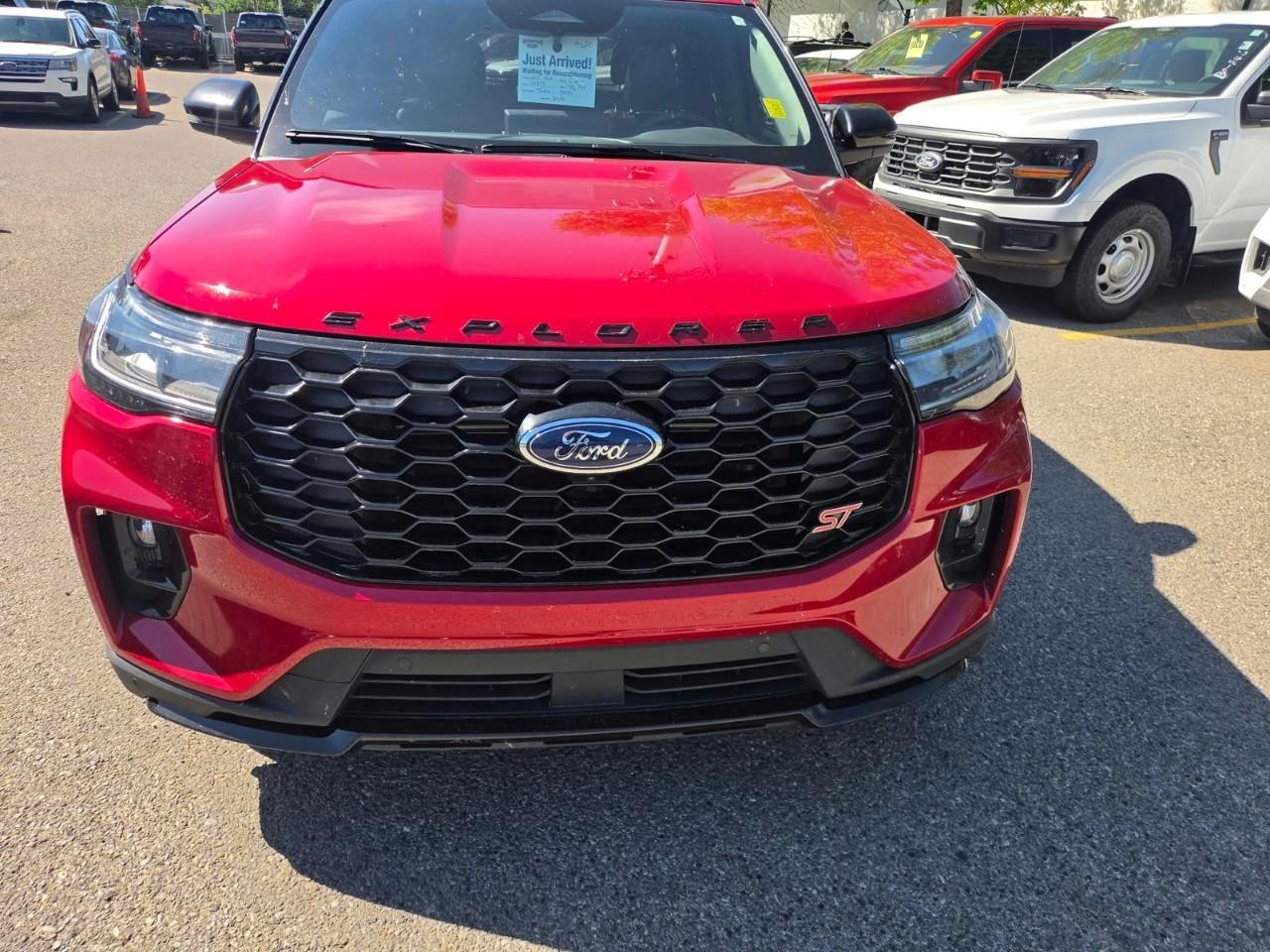 Used 2025 Ford Explorer ST for sale in Calgary, AB