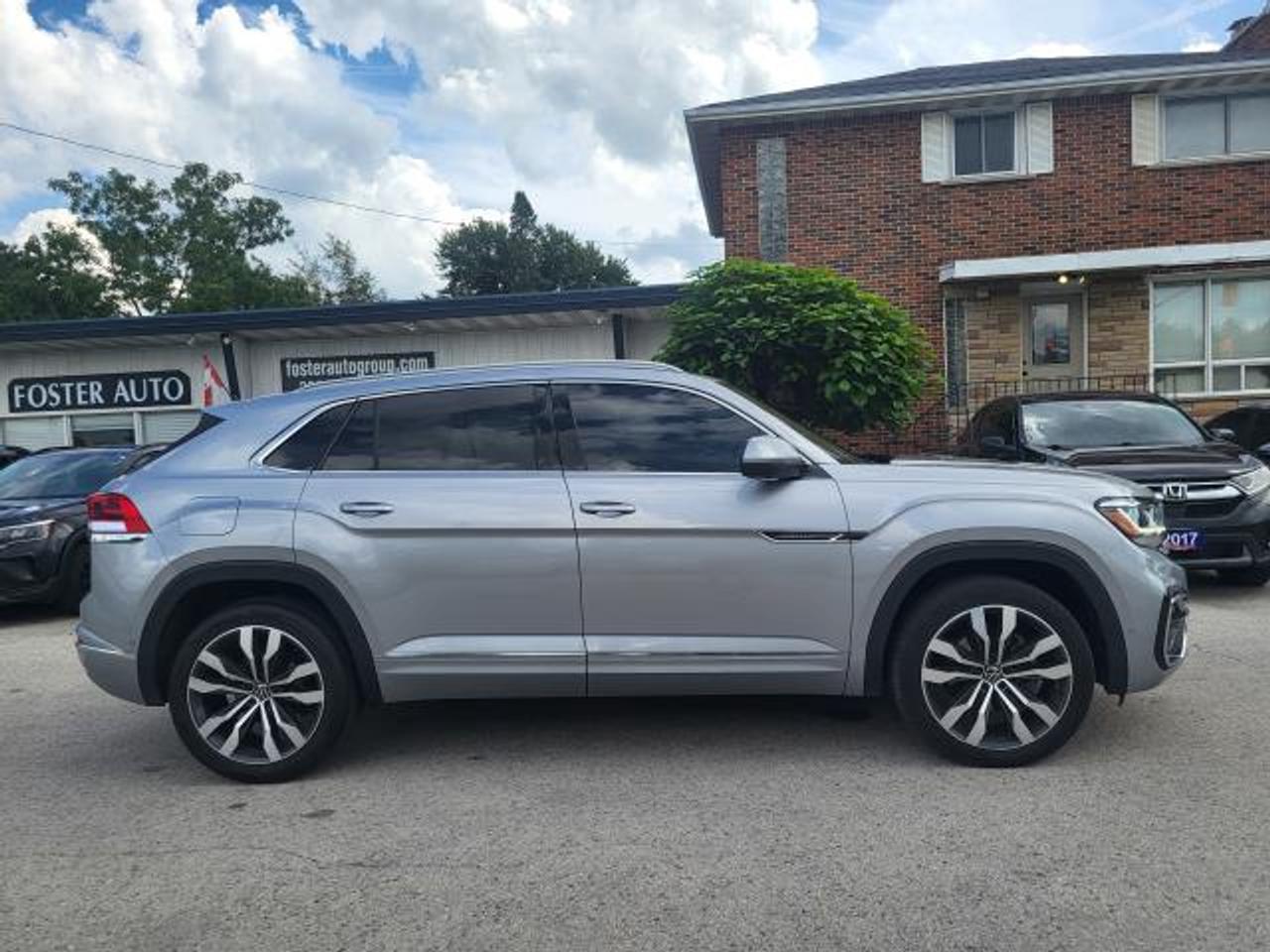 2020 Volkswagen Atlas Cross Sport R-LINE Photo1