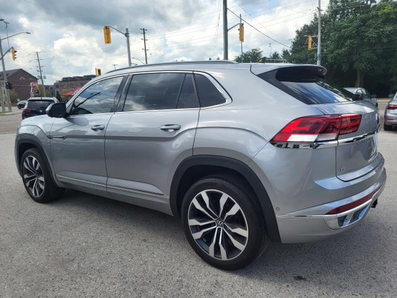 2020 Volkswagen Atlas Cross Sport R-LINE Photo4