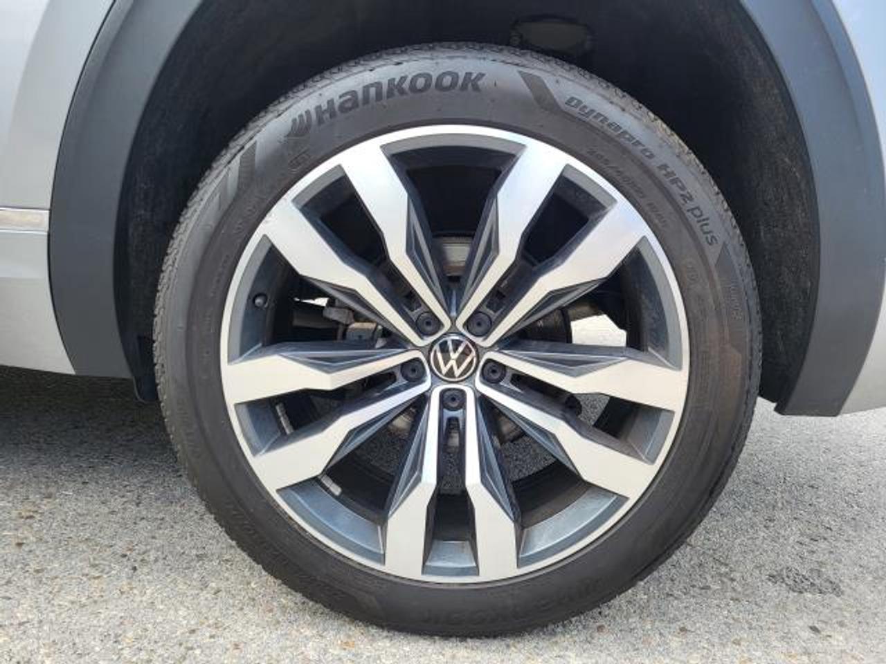 2020 Volkswagen Atlas Cross Sport R-LINE Photo
