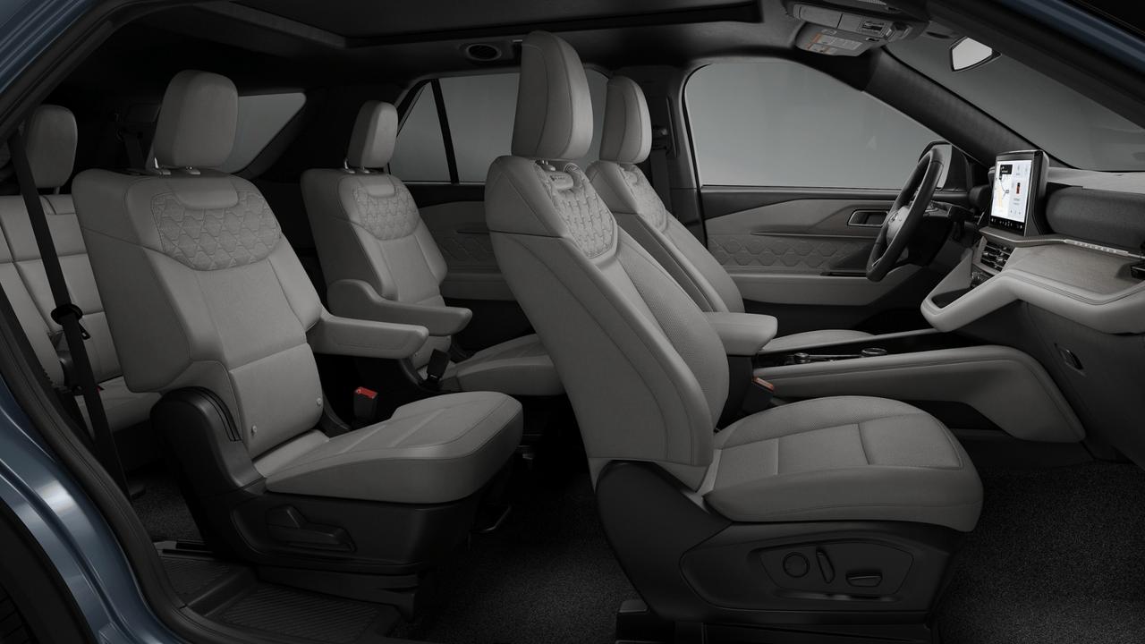 2027 Ford Explorer Platinum 4WD Photo