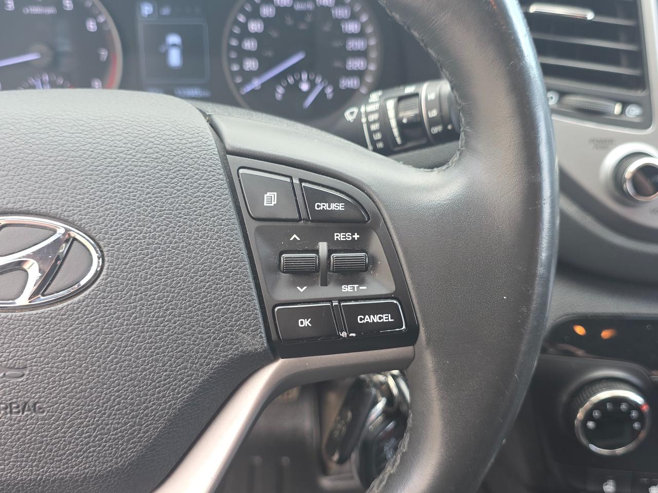 2018 Hyundai Tucson 2.0L Premium AWD *WINTER TIRES & RIMS INCLUDED* Photo