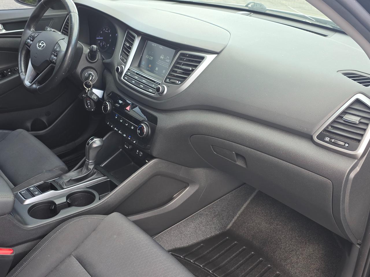 2018 Hyundai Tucson 2.0L Premium AWD *WINTER TIRES & RIMS INCLUDED* Photo