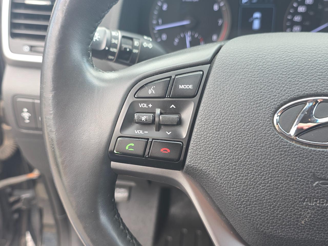 2018 Hyundai Tucson 2.0L Premium AWD *WINTER TIRES & RIMS INCLUDED* Photo