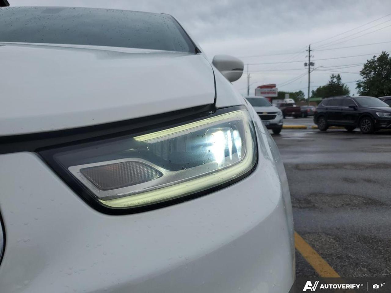 2021 Chrysler Pacifica Touring AWD Photo