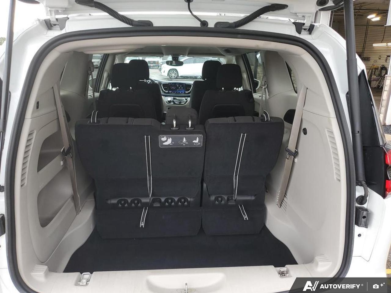 2021 Chrysler Pacifica Touring AWD Photo