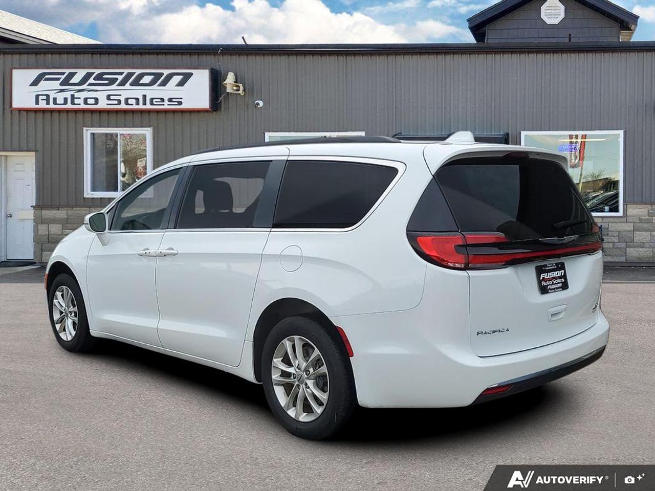2021 Chrysler Pacifica Touring AWD Photo