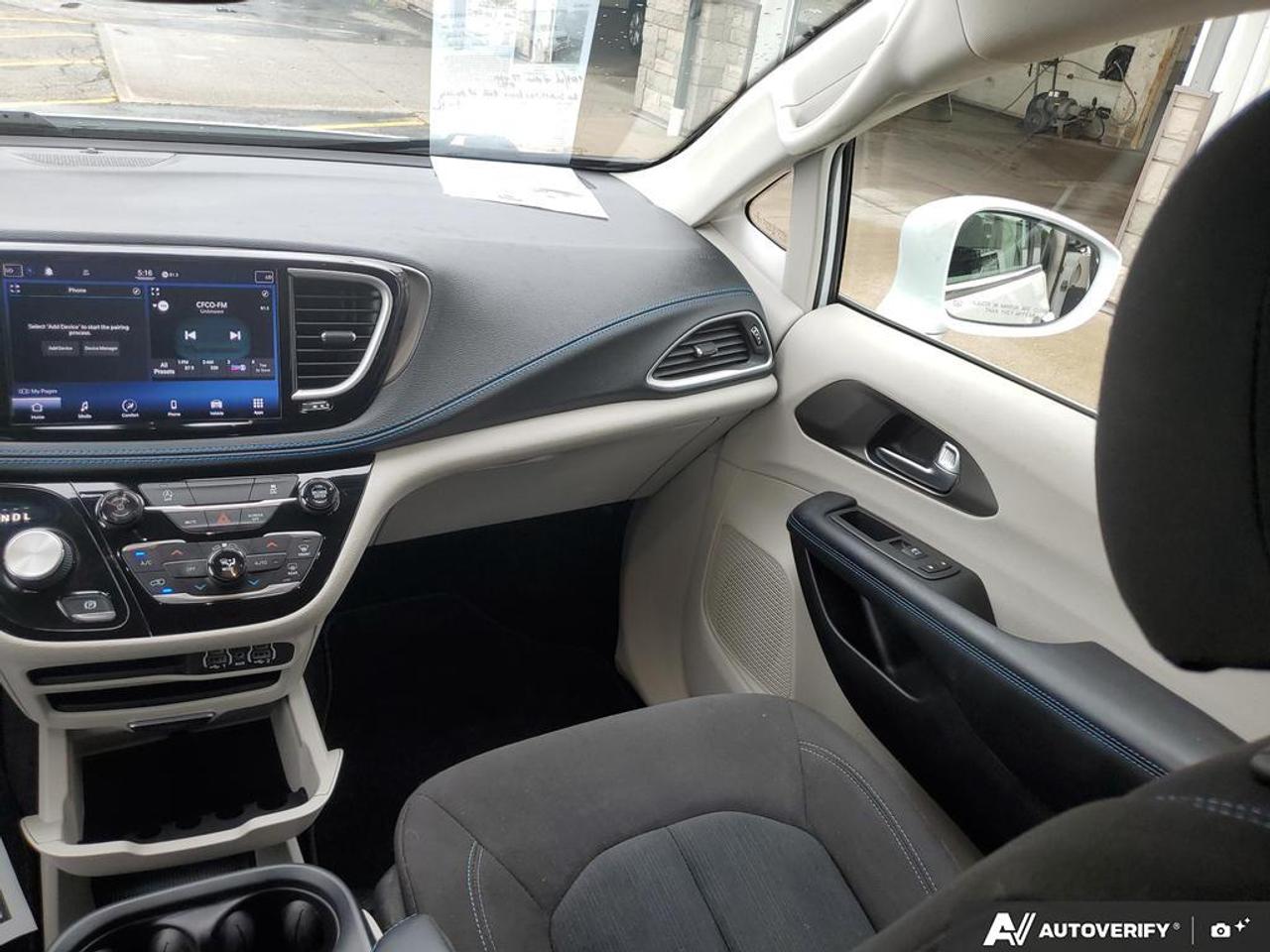 2021 Chrysler Pacifica Touring AWD Photo