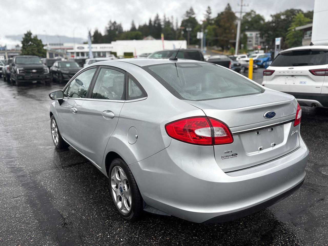 2012 Ford Fiesta SEL Photo2