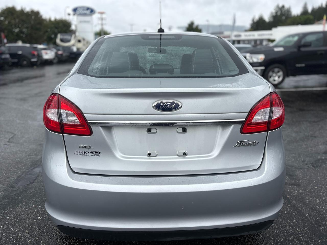 2012 Ford Fiesta SEL Photo3