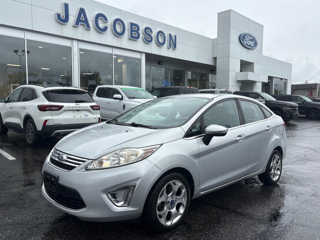 2012 Ford Fiesta SEL Photo0