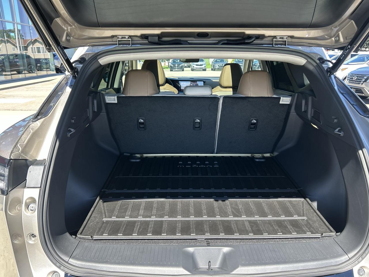 2027 Nissan Murano Platinum Photo