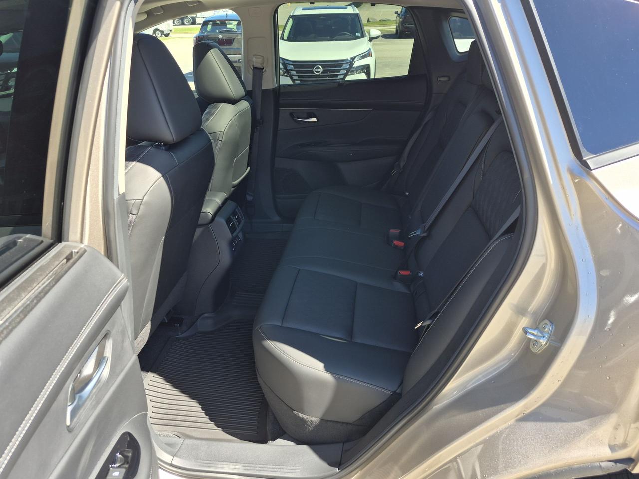 2027 Nissan Murano Platinum Photo