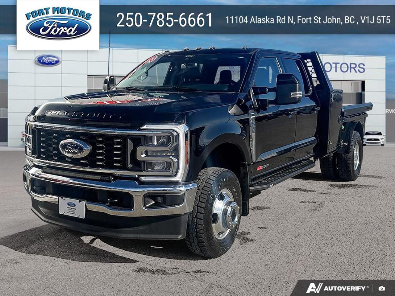 2024 Ford SUPER DUTY F-350 DRW Lariat Photo1
