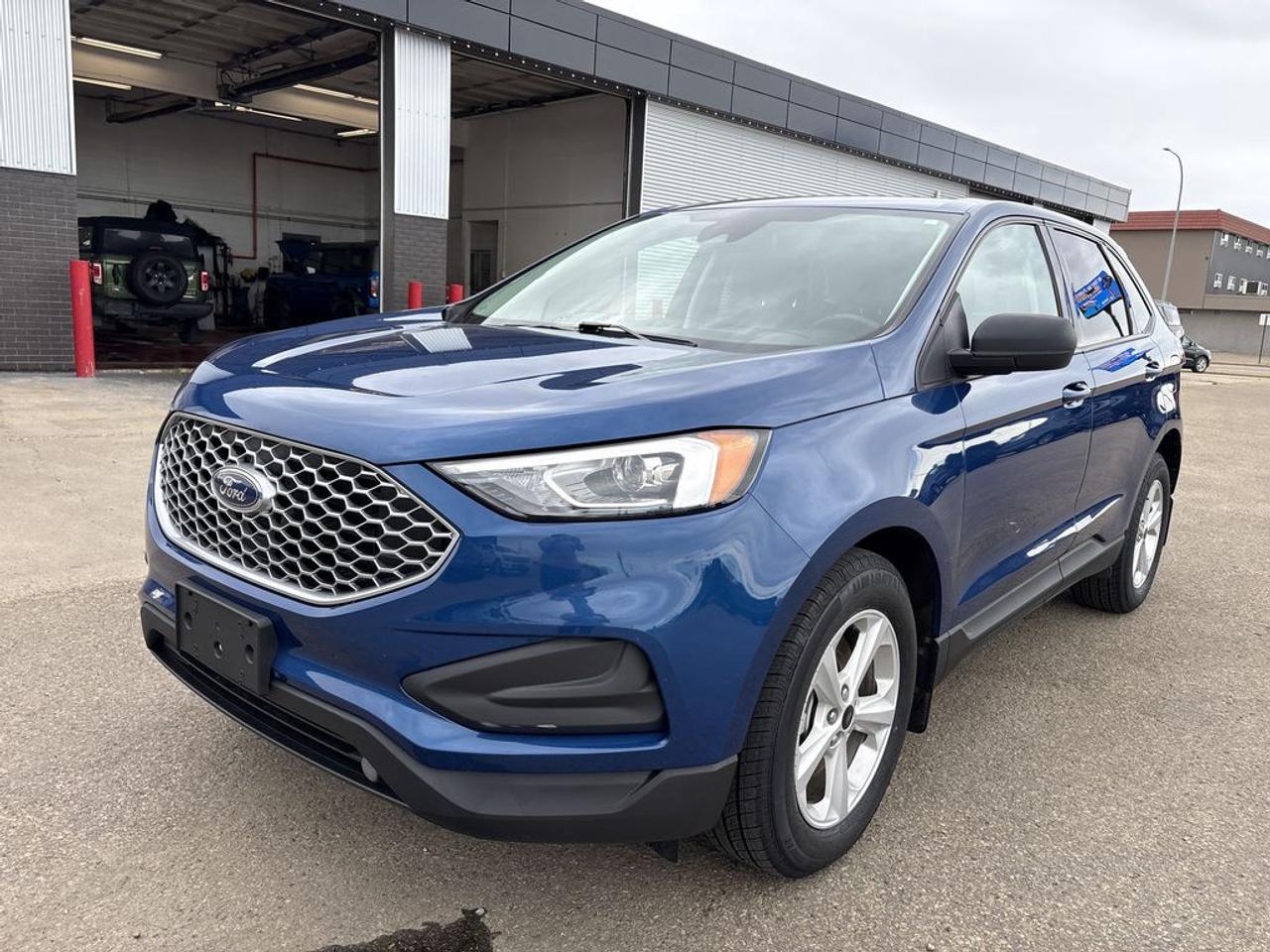2023 Ford Edge SE Photo1