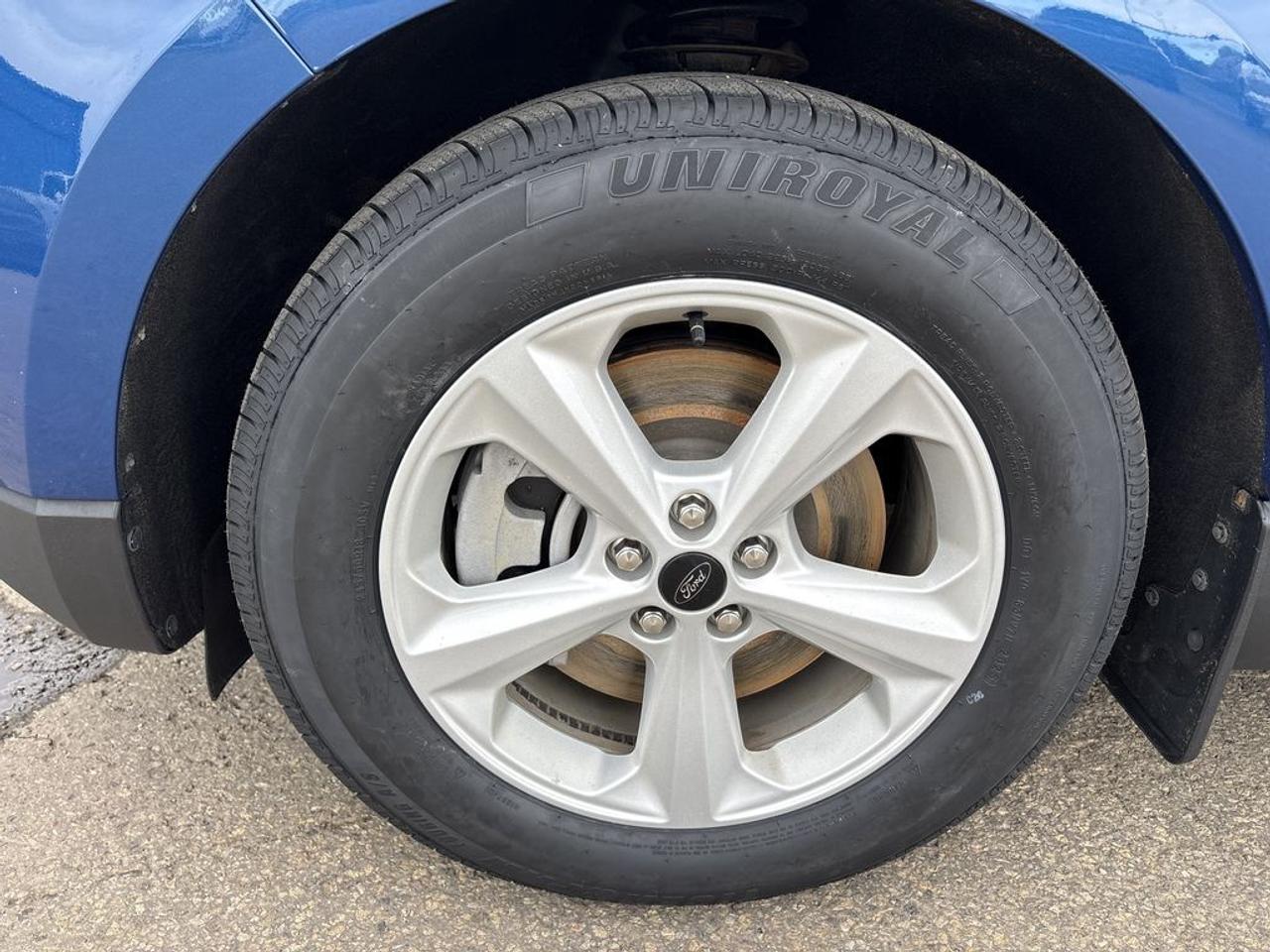 2023 Ford Edge SE Photo2