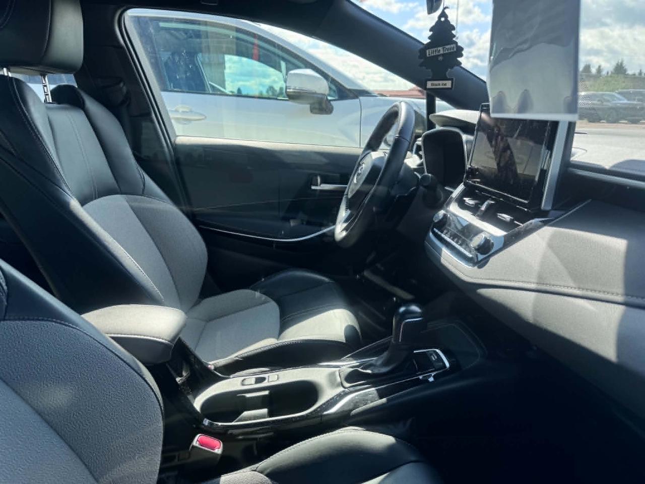 2023 Toyota Corolla SE Photo
