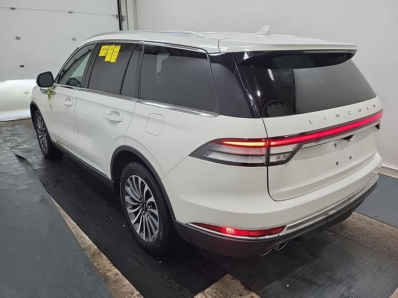 2023 Lincoln Aviator Reserve Photo3