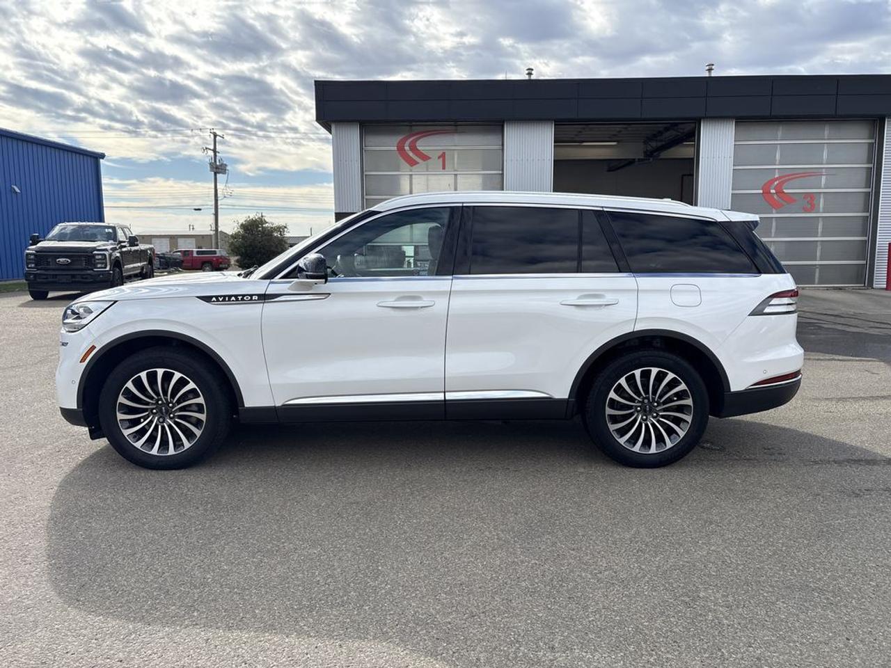 2023 Lincoln Aviator Reserve Photo3