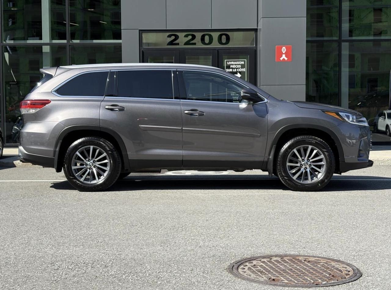 2019 Toyota Highlander XLE Photo1