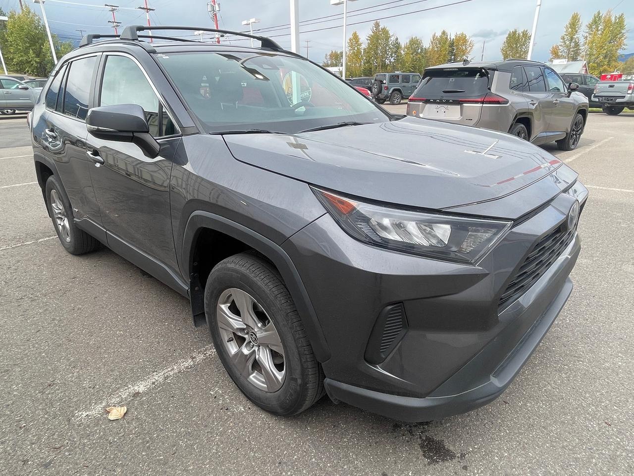 2022 Toyota RAV4 Hybrid LE Photo1