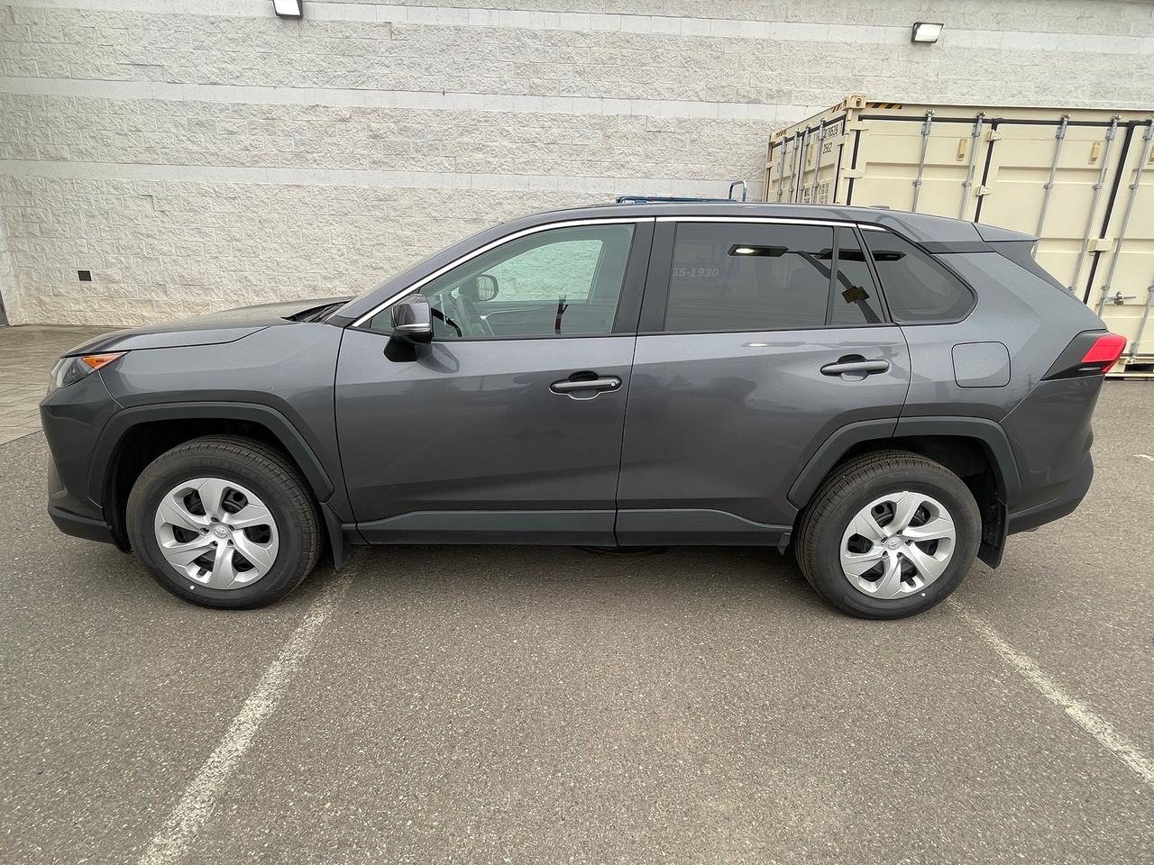 2024 Toyota RAV4 LE Photo4
